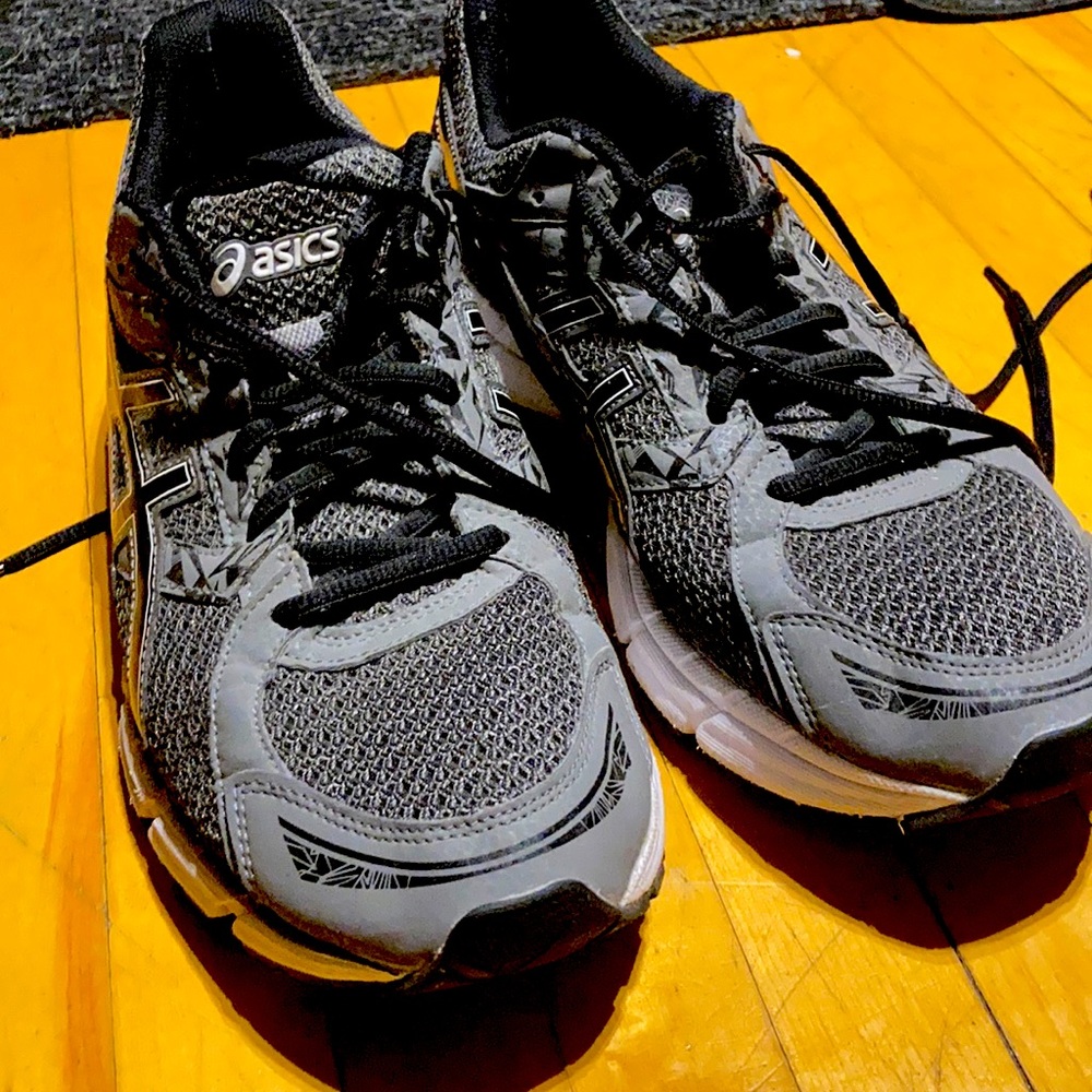 ASICS men’s running shoes